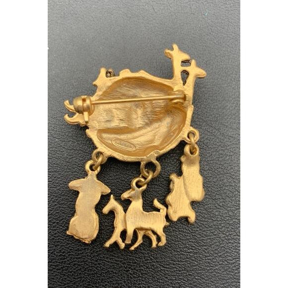 Vingtage Avon Noah’s Ark Dangle Charms Gold tone Brooch Pin - Picture 4 of 4